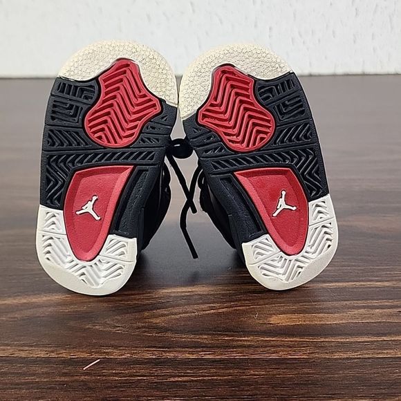 Kids 9 Jordan Dub Zero Mid Athletic Shoes Black Red Size 4.5 C - Picture 7 of 11
